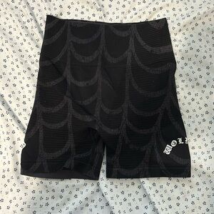 Dark sport booty scrunch shorts